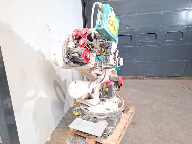 Fanuc - 2002 - r-2000ia/165f, rj3ib - uitnamerobot - afbeelding 9 van  10