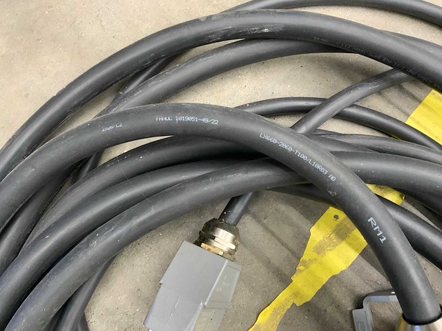Fanuc diverse kabels - afbeelding 4 van  4