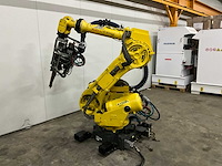 Fanuc r-2000ia 200f lasrobot en r-j3ib besturingskast. - afbeelding 3 van  6