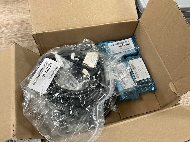 Fanuc terminal conversion modules en pheripheral kabel (6x) - afbeelding 1 van  5