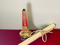 Farao, obelisk en sobek egyptische kunstgouden beelden - afbeelding 3 van  17