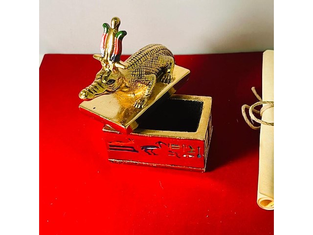 Farao, obelisk en sobek egyptische kunstgouden beelden - afbeelding 14 van  17