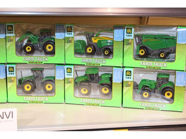 Farm trucks in diverse maten en uitvoeringen, 11 stuks. - afbeelding 2 van  3