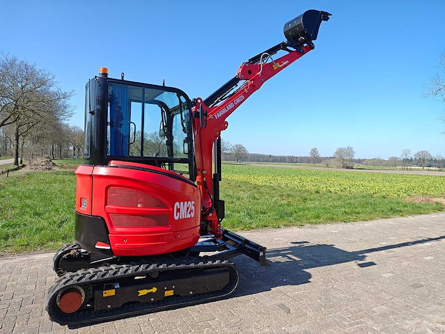 Farmland - 2026 - cm25 yanmar - minigraafmachine - afbeelding 3 van  4
