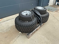 Farmtrac velgen met band - afbeelding 1 van  11