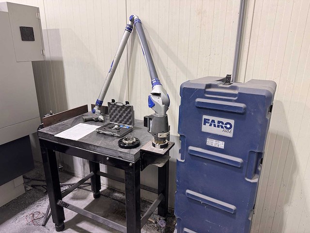 Faro - 2009 - platinum arm - draagbare cmm 3d-meetarm met meettafel - afbeelding 1 van  12