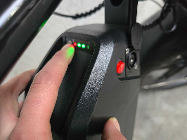 Fatbike - ouxi - v8 - elektrische fiets 2101 - afbeelding 6 van  8