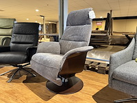 Fauteuil, antraciet stof, hout design - afbeelding 1 van  4