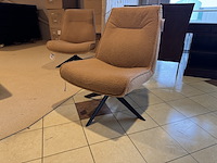 Fauteuil, cognac stof, zwart metalen onderstel - afbeelding 1 van  2