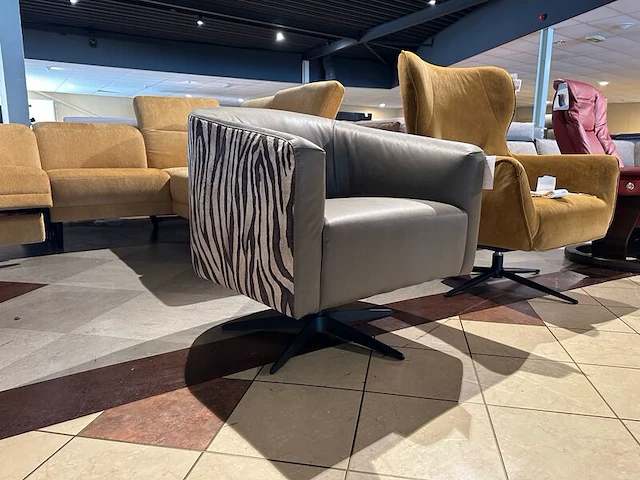 Fauteuil draai knudsen, olive groen / zebra - afbeelding 1 van  7