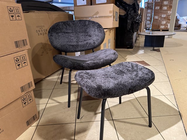 Fauteuil + hocker home bound by ky, pip, zwart - afbeelding 1 van  3
