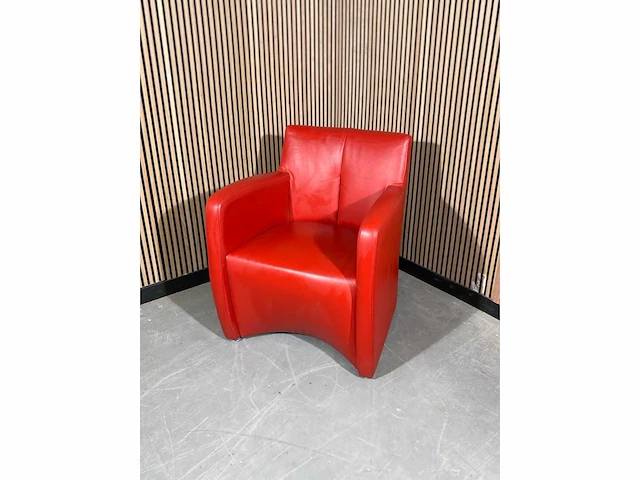 Fauteuil leolux rood (lage rugleuning) - afbeelding 1 van  4
