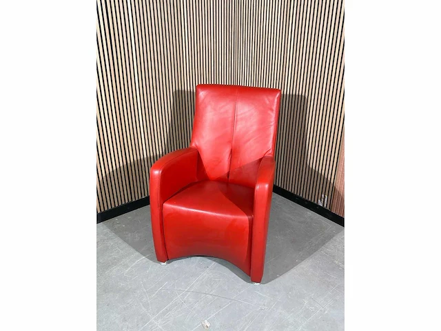 Fauteuil leolux rood (lage rugleuning) - afbeelding 1 van  4