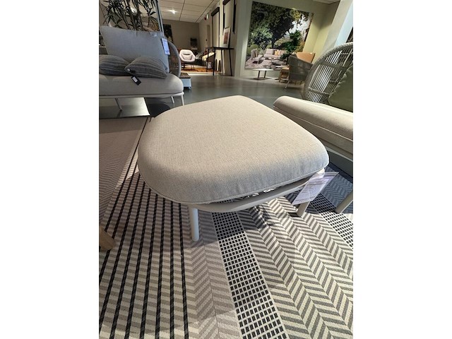 Fauteuil met footrest, vincent sheppard, kodo lounge chair, dune white - afbeelding 1 van  3