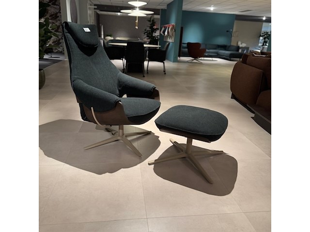 Fauteuil met footstool leolux, cream, dark green, draaibaar en verstelbaar - afbeelding 1 van  9