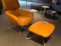 Fauteuil met footstool leolux, lodey, brandy, draaibaar en verstelbaar - afbeelding 1 van  7