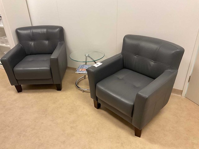 Fauteuil met glazen bijzettafel (2x) - afbeelding 1 van  5
