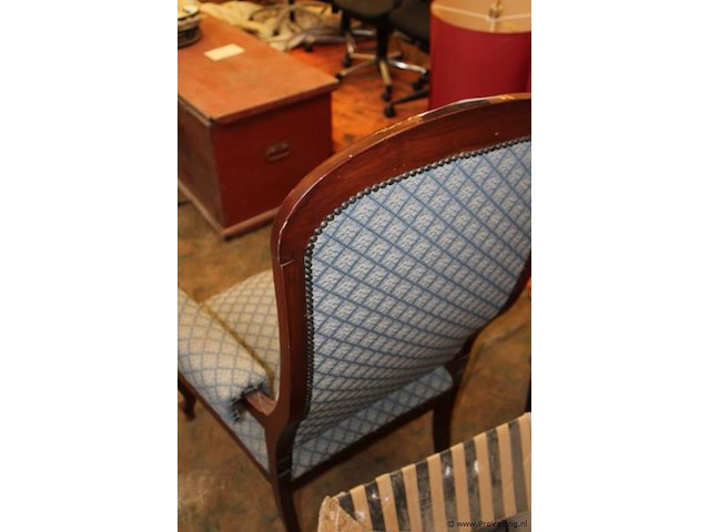 Fauteuil met hoge rug en armleuningen - afbeelding 2 van  3