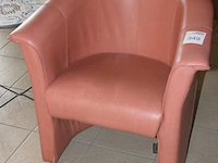 Fauteuil met roze bekleding. - afbeelding 2 van  2