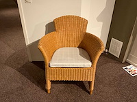 Fauteuil riet met plaid en kussen - afbeelding 1 van  1