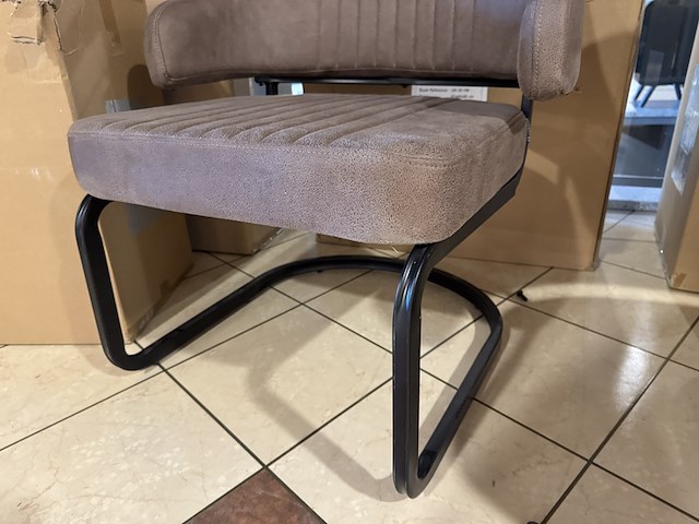 Fauteuil, zwart metalen onderstel - afbeelding 3 van  3
