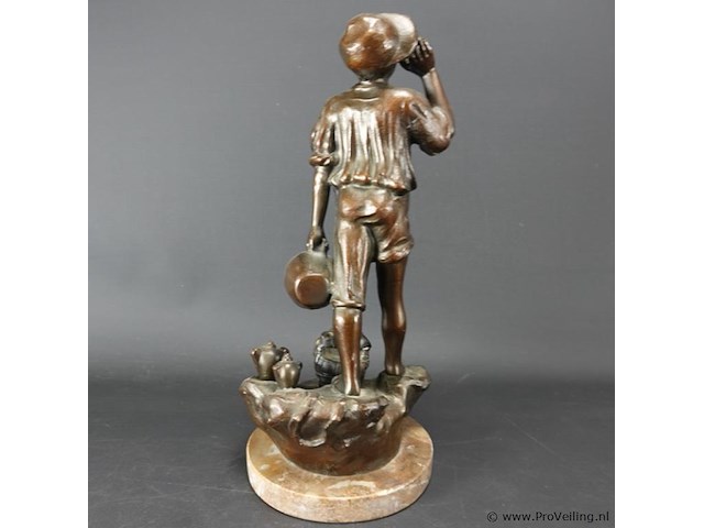 Faux brons beeld van een jongen - afbeelding 3 van  5