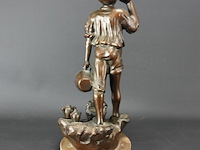 Faux brons beeld van een jongen - afbeelding 3 van  5