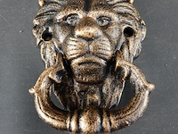 Faux bronzen leeuwenkop als deurklopper - afbeelding 1 van  5