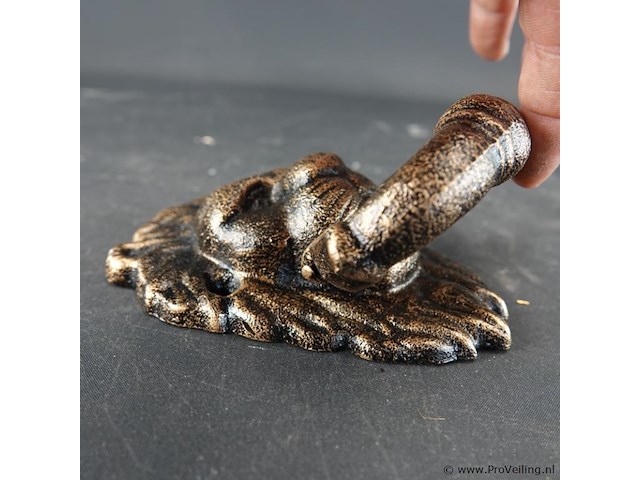 Faux bronzen leeuwenkop als deurklopper - afbeelding 3 van  5