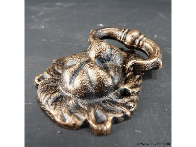 Faux bronzen leeuwenkop als deurklopper - afbeelding 4 van  5