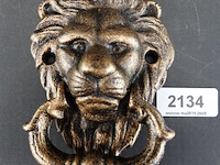Faux bronzen leeuwenkop als deurklopper - afbeelding 1 van  5