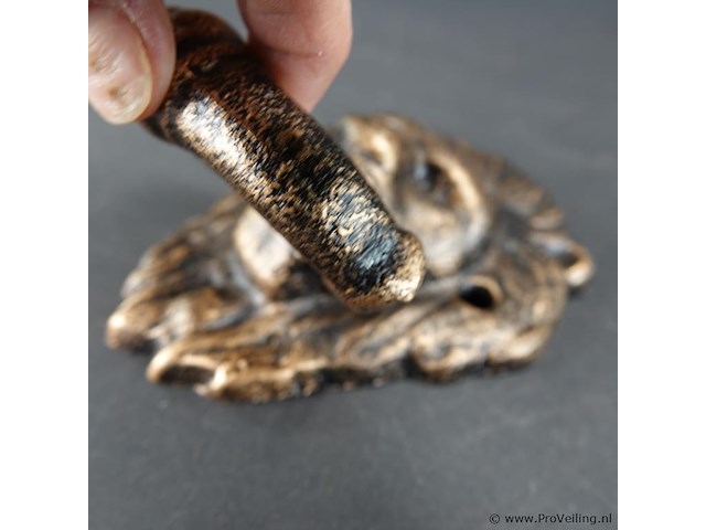Faux bronzen leeuwenkop als deurklopper - afbeelding 3 van  5