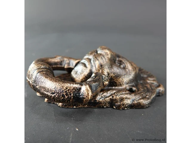 Faux bronzen leeuwenkop als deurklopper - afbeelding 3 van  5