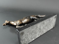 Faux bronzen paard op marmeren basement - afbeelding 5 van  5