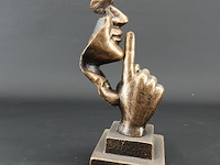 Faux bronzen sculptuur "silence" - afbeelding 3 van  5