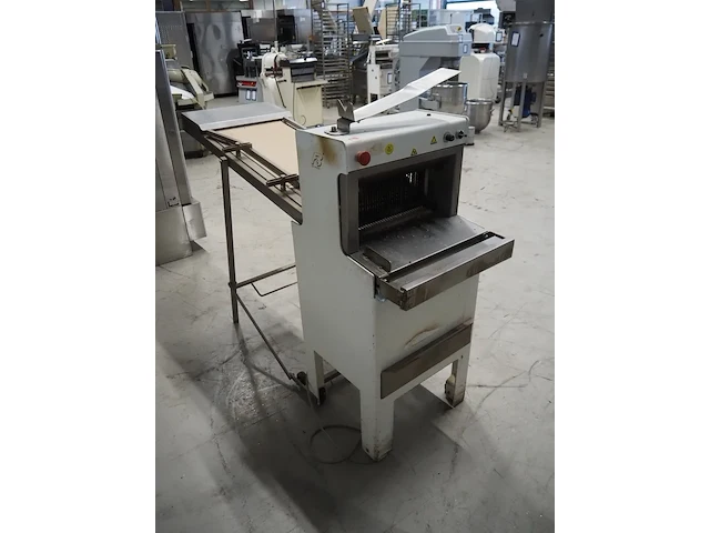 Fb-broodsnijmachines benelux - afbeelding 4 van  10