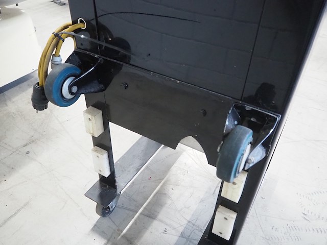 Fb - afbeelding 2 van  10