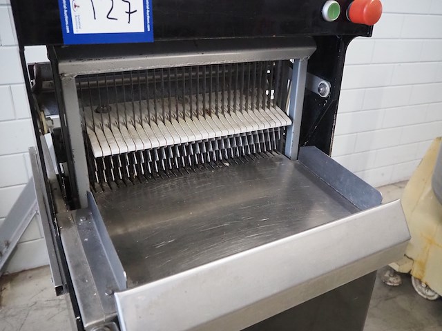 Fb - afbeelding 6 van  10