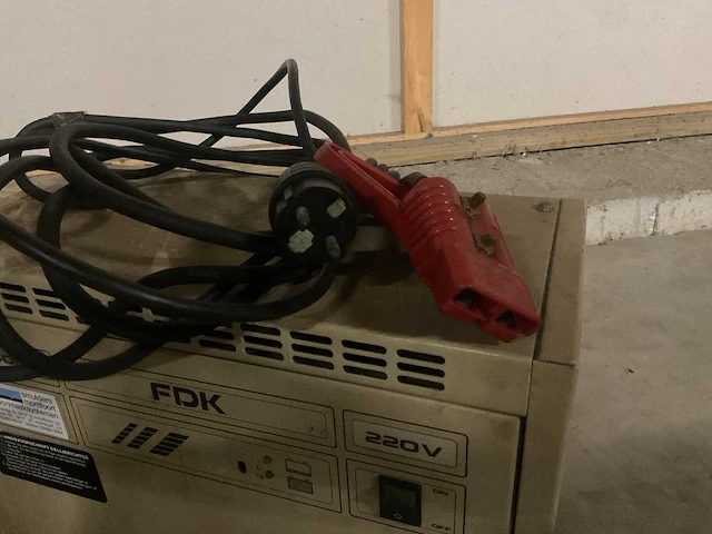 Fdk 2414odk acculader - afbeelding 3 van  4