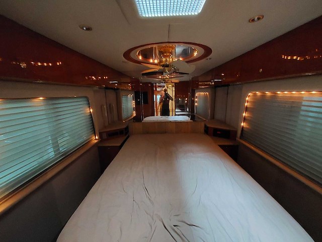 Featherlite vogue 5000s camper / tiny house year 2000 - afbeelding 36 van  50