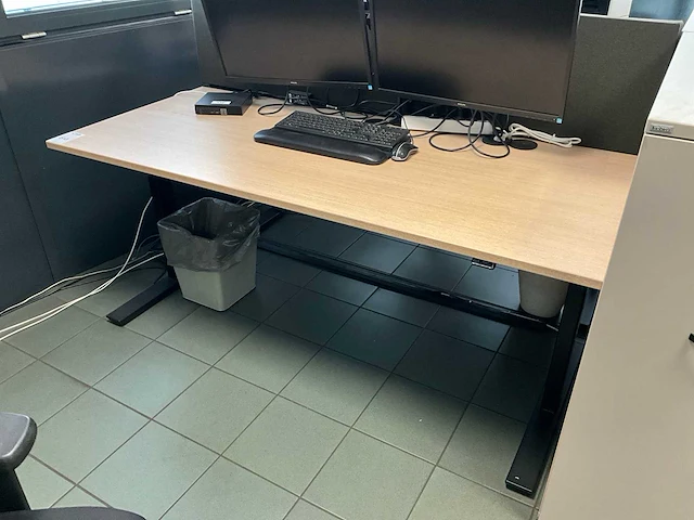 Febrü elektrisch zit-sta bureau met standcontainer - afbeelding 1 van  4