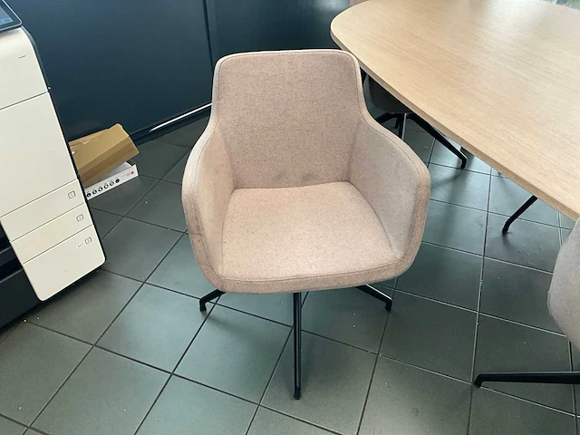 Febrü vergadertafel met 6 stoelen - afbeelding 4 van  5