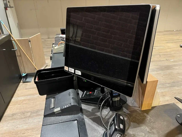 Fec - am-1015-2 - touchscreen monitor (2x) - afbeelding 5 van  5