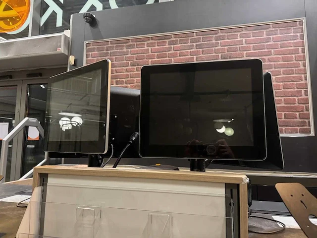 Fec - am-1015-2 - touchscreen monitor (2x) - afbeelding 1 van  5