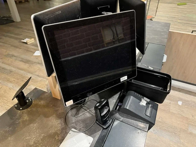 Fec - am-1015-2 - touchscreen monitor (2x) - afbeelding 2 van  5