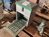 Feed-o-matic - voerautomaat - vogelvoer