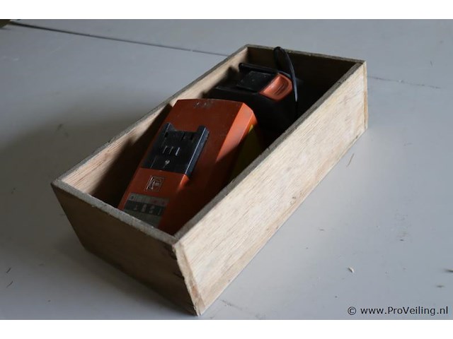 Fein acculader - afbeelding 1 van  5