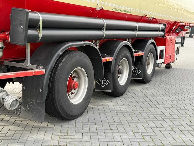 Feldbinder - bulktrailer - 2009 - 59.3 kuub - 4 vakken - stuuras - 3 x 10 tons assen - ok-58-tf - afbeelding 3 van  30