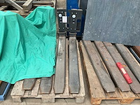 Fem 2a heftruck lepels met weegsysteem - afbeelding 1 van  5