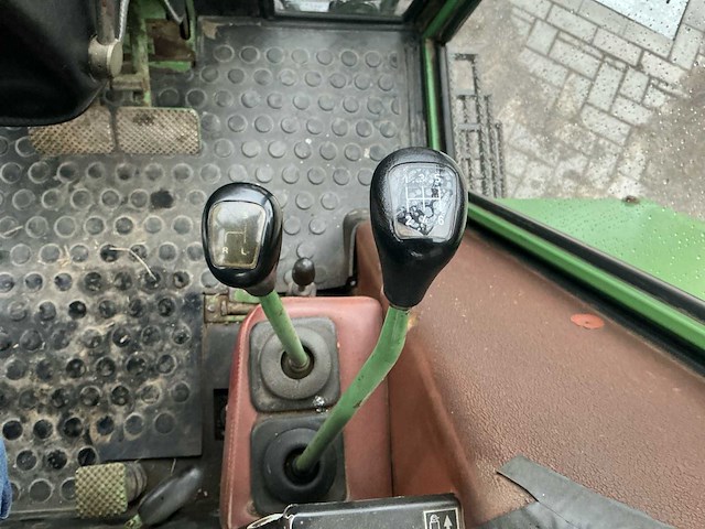 Fendt - 1984 - 611 ls - vierwielaangedreven landbouwtractor - afbeelding 19 van  35